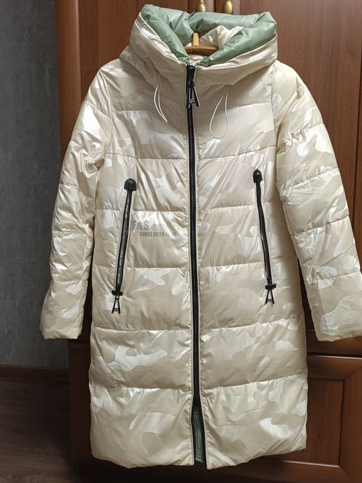 Зимове пальто , пуховик