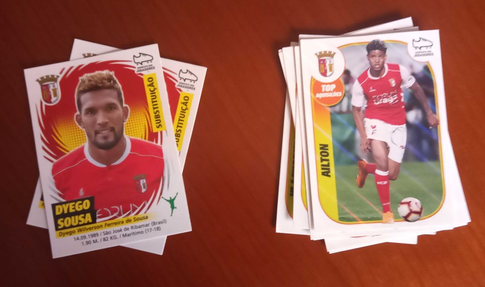 328 cromos diferentes da liga 18/19