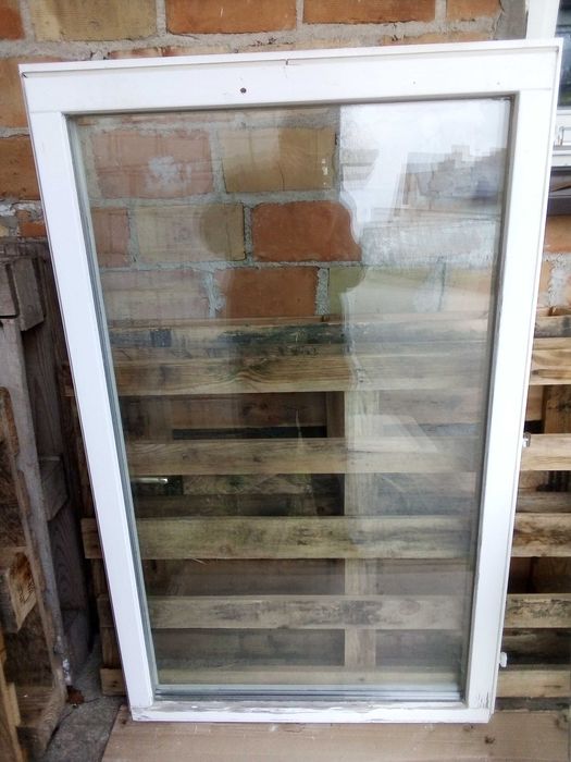 Okno z demontażu, drewniane