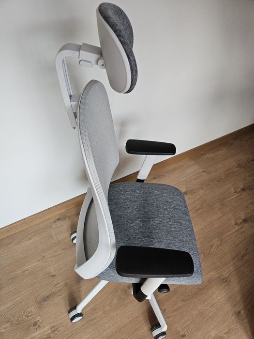 Stylowy fotel ergonomiczny Souly- jak nowy