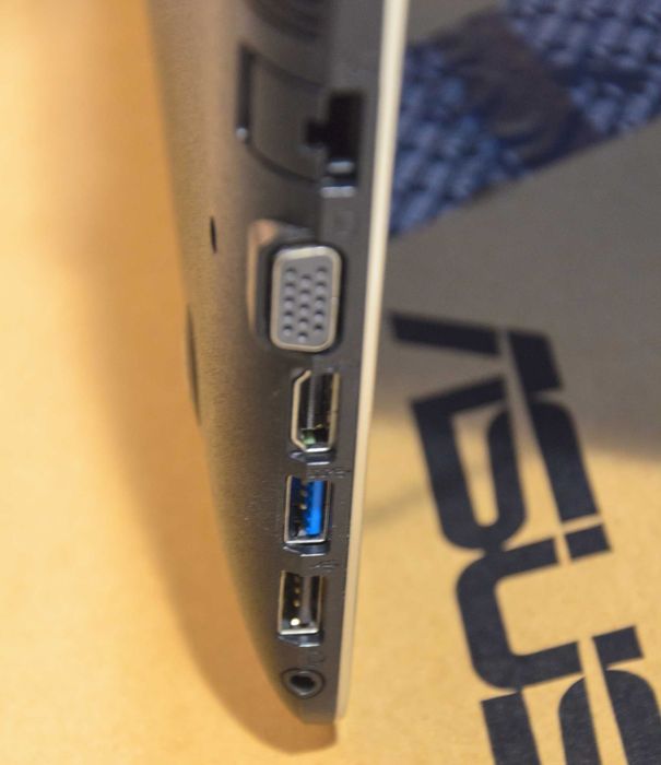 Laptop ASUS R541UA-DM1287D i3-7100U/8GB/1TB/DVD FHD