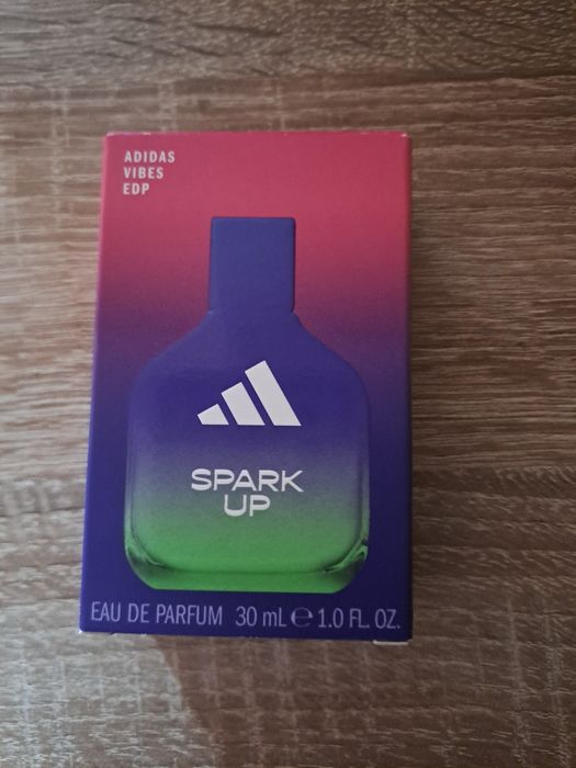 Adidas  vibes  spark up