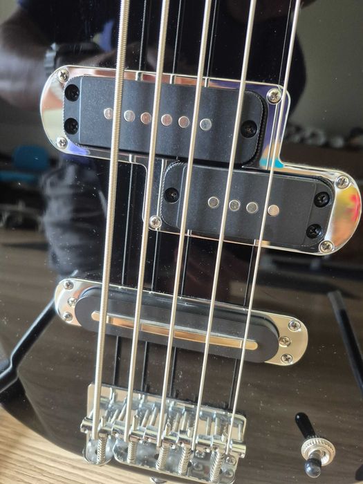 Gitara basowa 5-strunowa YAMAHA (model BB425) - stan idealny + DODATKI