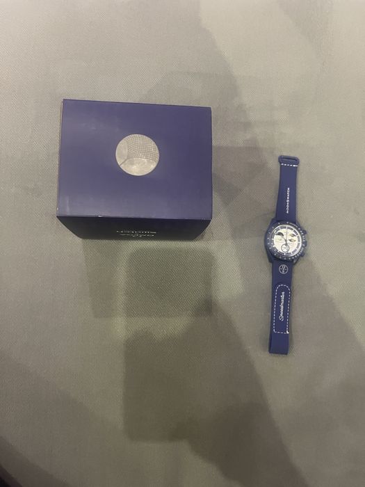 Relógio omega x swatch mission to earthphase gold