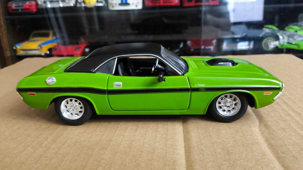 Машинка, модель, іграшка 1/24 Dodge Challenger 1970 Maisto