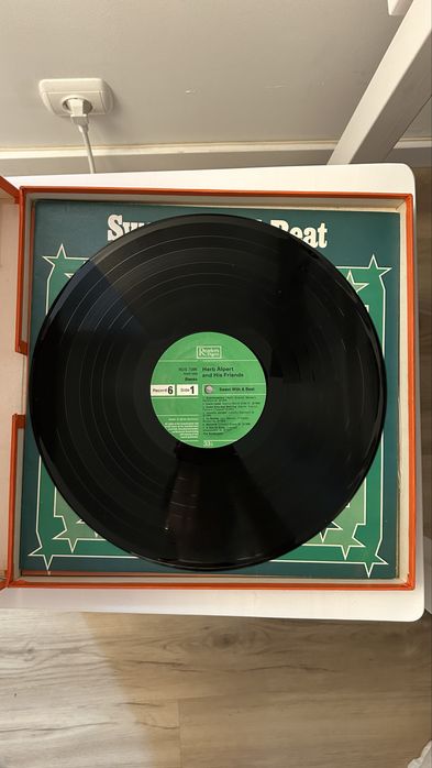 Disco Vinil “Sweet with the Beat” – Herb Alpert & His Friends