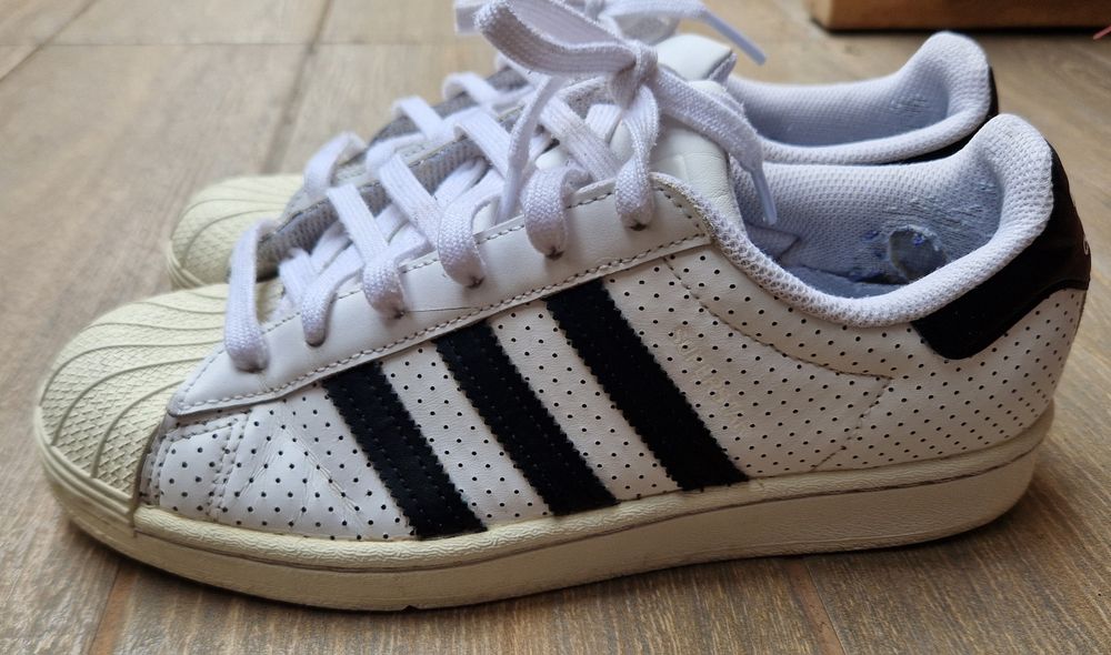 Używane Superstar Adidas rozmiar 39 1/3.