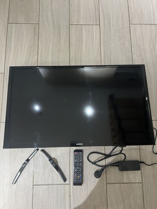 Телевізор SAMSUNG UE 32 М 4002 AK