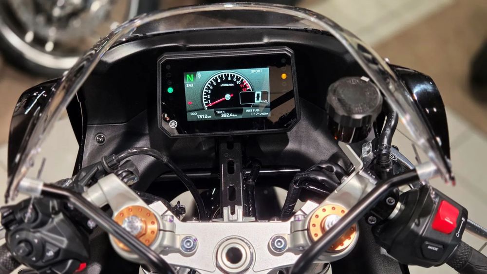 Yamaha XSR 900 GP Dodatki Akrapovic SALON