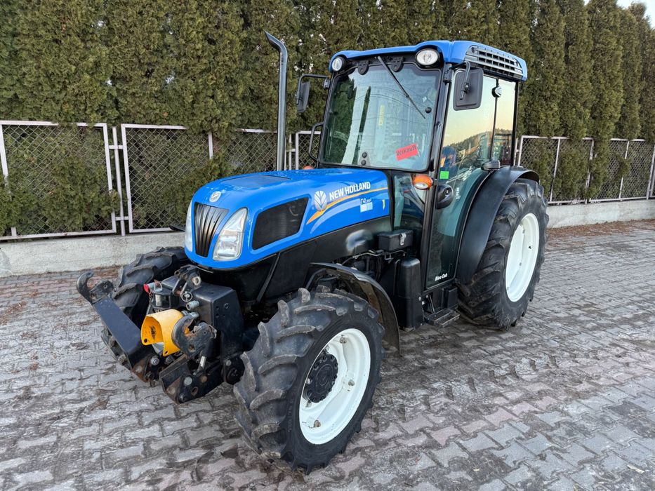 Ciągnik sadowniczy New Holland T4.95F
