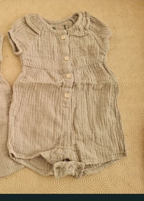 2 Summer Bibs