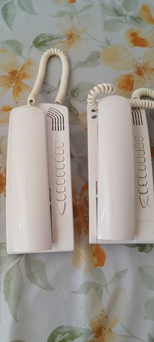 Intercoms: 1 new, 2 used427552848615854083