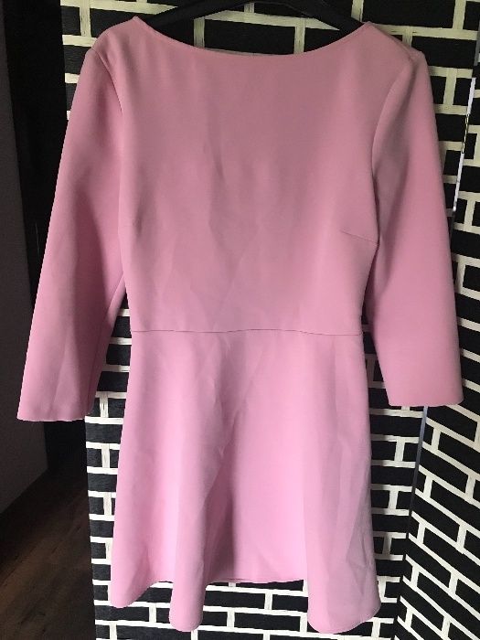 Piękna pudrowa gole plecy Zara