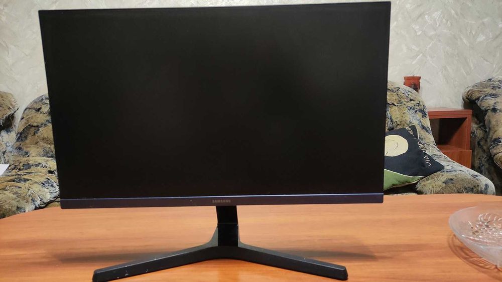 продам монітор samsung ls24r358fhixci