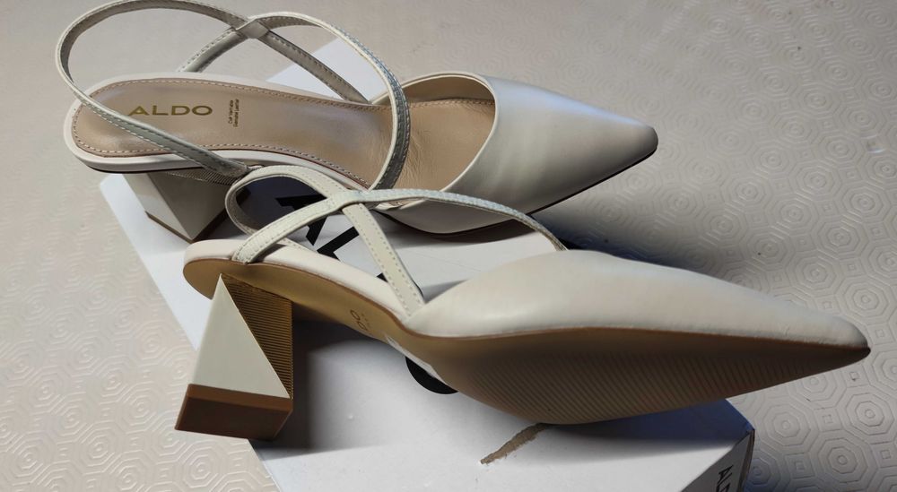 Sapatos tacão Aldo em pele branco cru (40)
