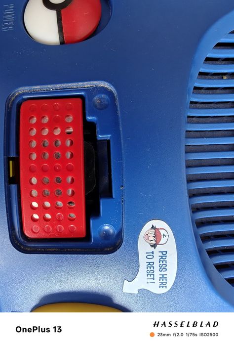 Consola Nintendo 64 Pikachu