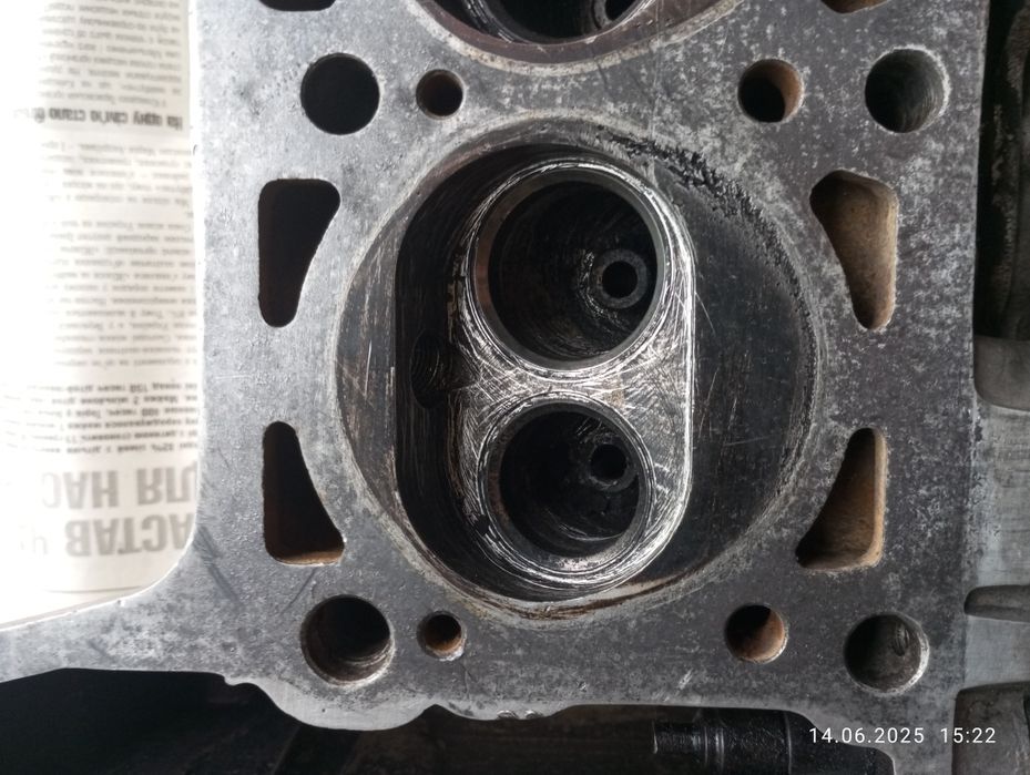 Головка двигателя ,,ВАЗ"