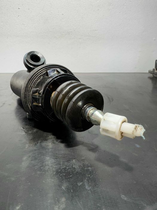 Pompka sprzęgła MAN