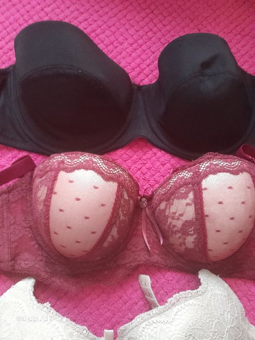 Tanio staniki  sprzedam