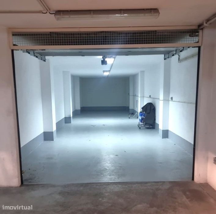 Garagem para 4 Viaturas