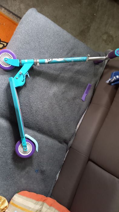 Trotineta de menina como nova