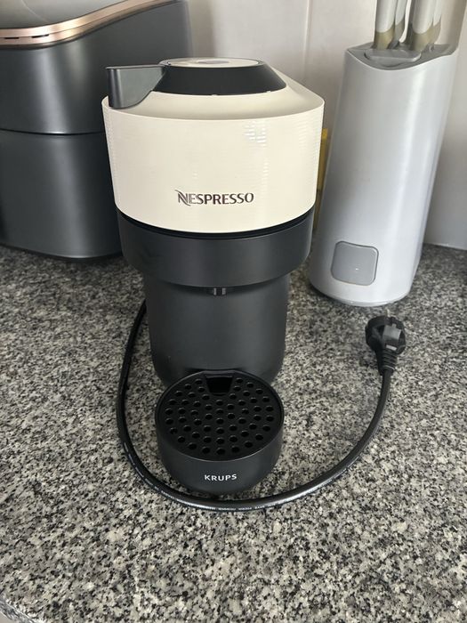 Máquina de café Vertuo Pop Branco