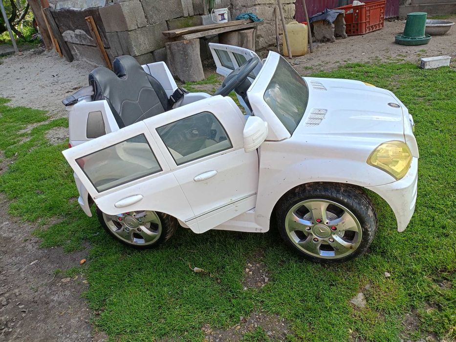 Дитячий автомобіль