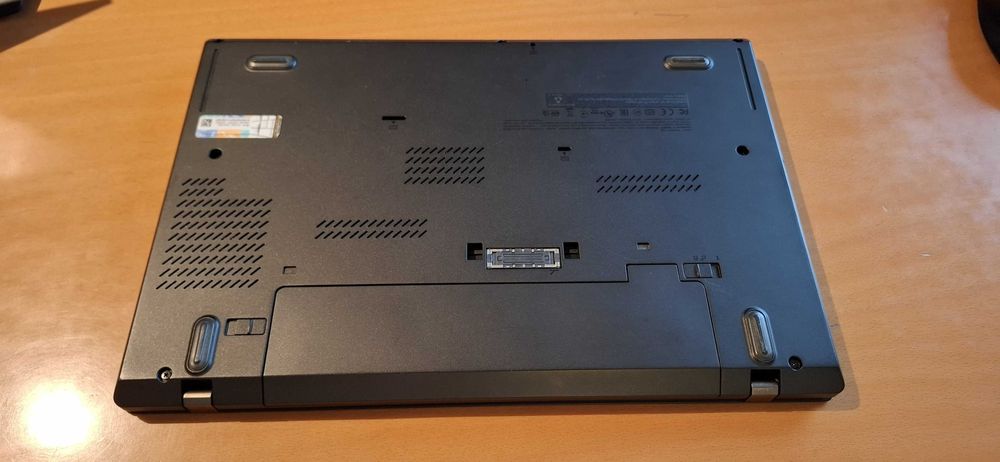 ThinkPad T440s – Fiável, Leve e Pronto a Trabalhar