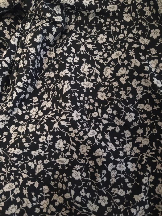 Плаття чорне в білу квітку