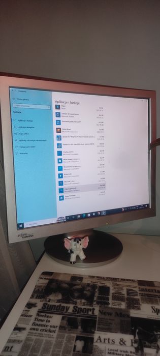 Komputer stacjonarny z monitorem