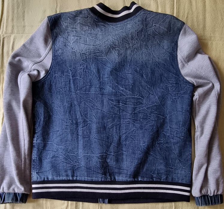 Bluza Jeansowa firmy MSHLL w rozmiarze M

Aby uniknąć niep