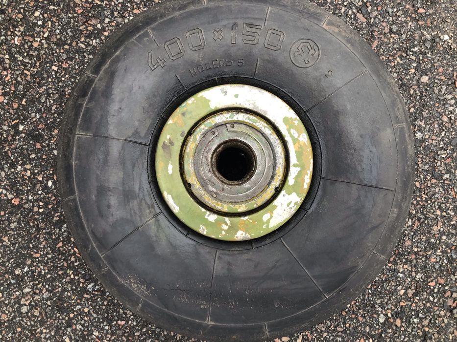 Продам авіаційне колесо дутик дутік дутики дутіки 400/150