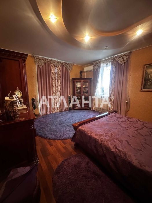 Дом Капитальный. Лиски.10 соток.293м.кв.35кухня.285тыс$