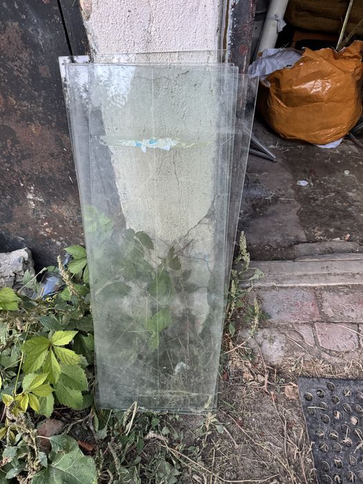 Скло прозоре для поличок вітрини