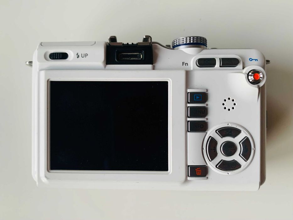 Aparat Olympus PEN E-Pl1, obiektyw Zuiko Digital 40-150mm 1:4-5:6 ed