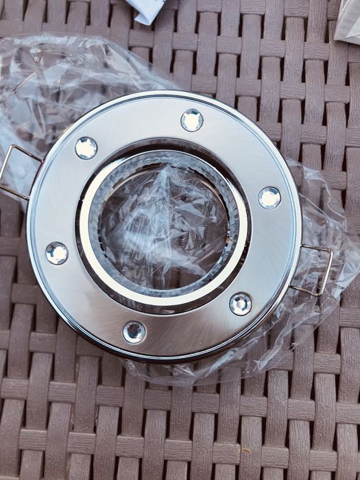 Продам  вбудовані світильники.