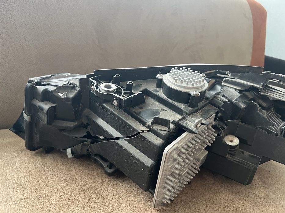 Коплектуючі фар bmw led g20