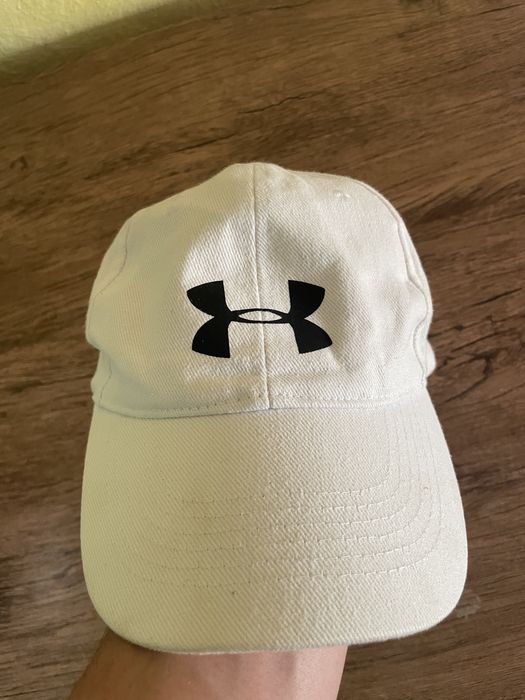 Кепка бейсболка under armour біла