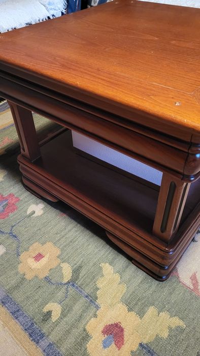 Mesa de centro em castanho