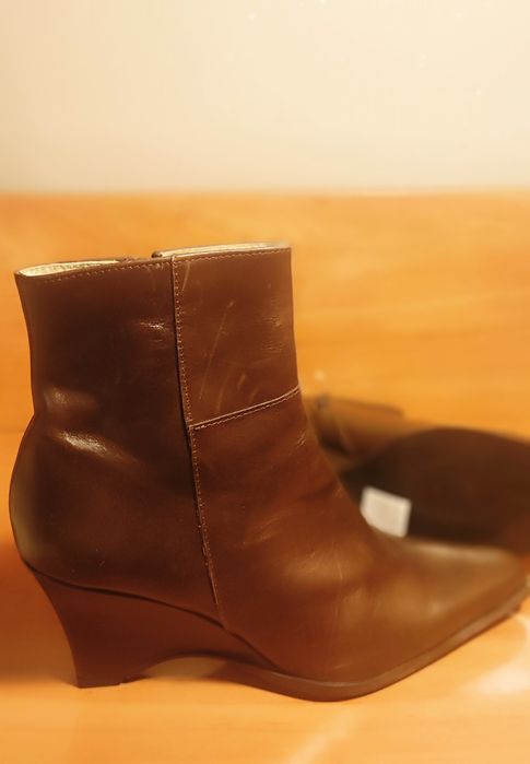 Botas em pele. Nunca usadas.