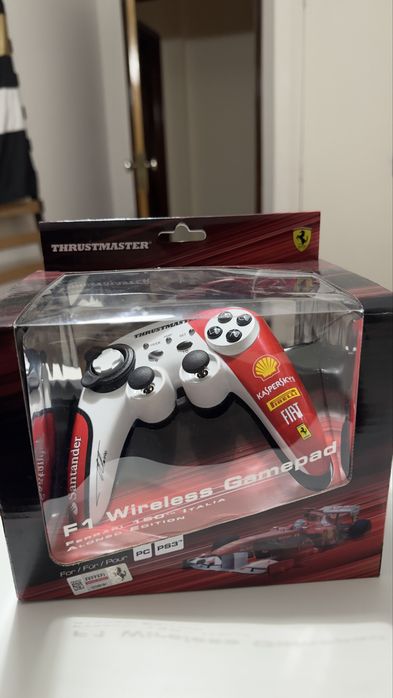 Thrustmaster Ferrari Wireless Controller – Edição Fernando Alonso (PS3 / PC)