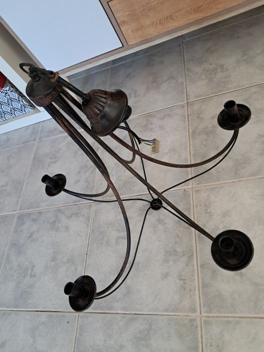 Candeeiro de ferro forjado NEGOCIÁVEL
