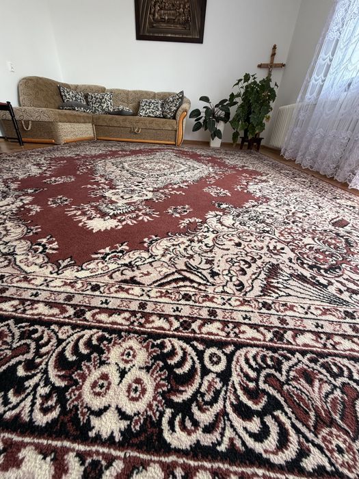 Dywan klasyczny - duży, zadbany – do salonu
