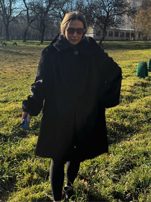 Черная норковая шуба - низ клеш, рукав реглан.