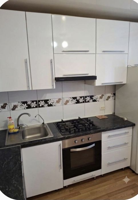 продам 3 кімнатну квартиру.