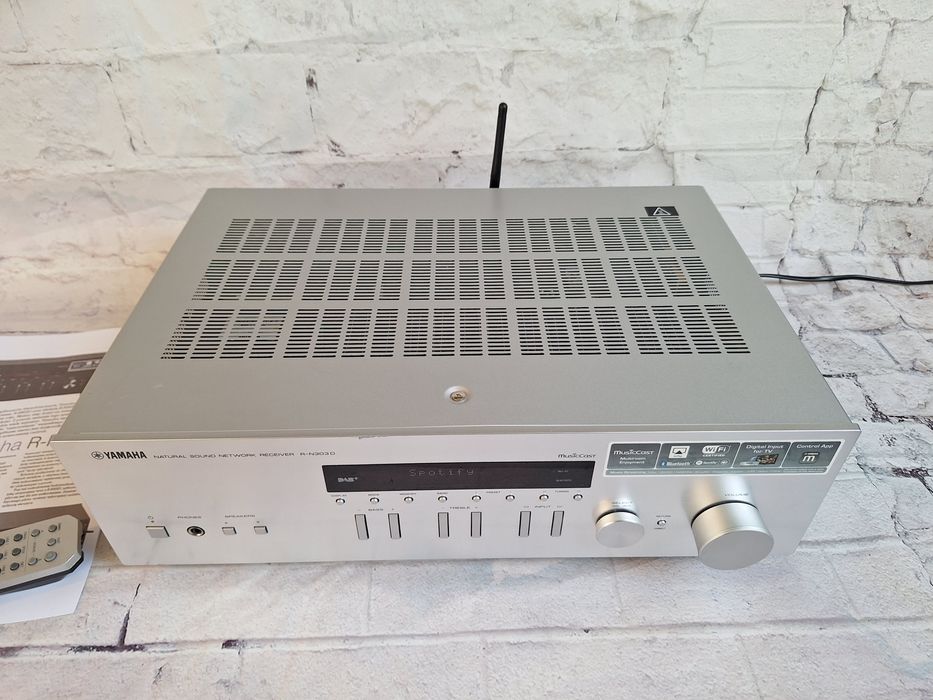 Yamaha R-N303D  Stereo 2x140W  MusicCast Wi-Fi i Bluetooth