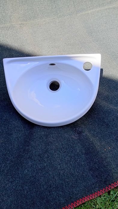 mała umywalka szerokość 37 cm