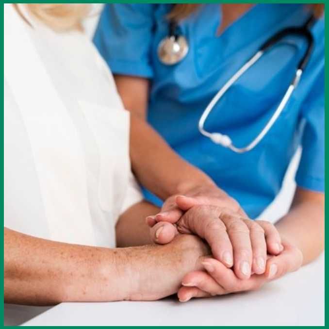 Tecnica de acção medica faz apoio a idosos