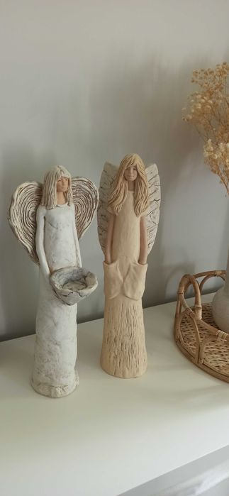 Piękny nowy duży anioł