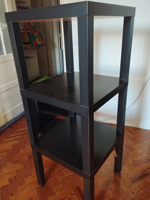 2 móveis de apoio pretos IKEA